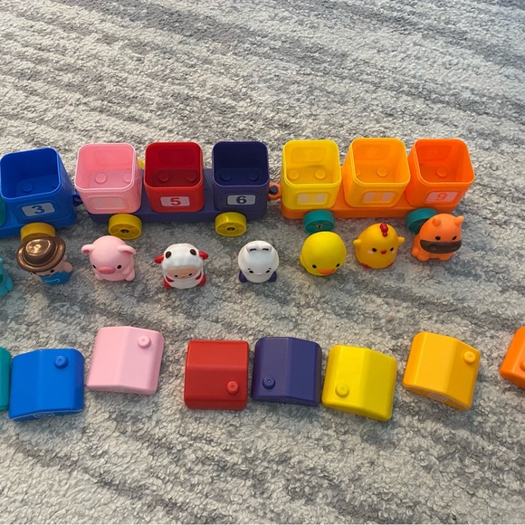 Match’n Roll Train Toy 23 Piece Set for Toddlers - Picture 7 of 9